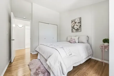 971 West Essex Place Arlington Heights IL 60004