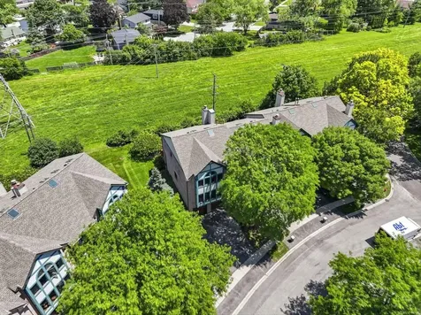 971 West Essex Place Arlington Heights IL 60004