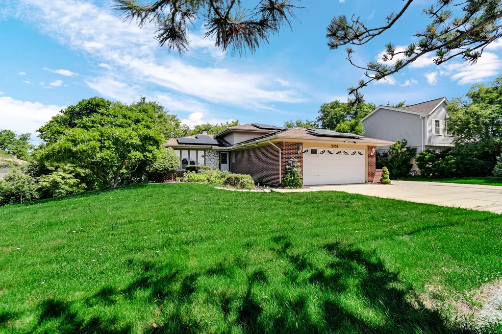 3252 87TH Street Darien IL 60561