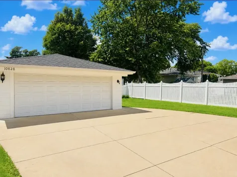 10828 South Kilbourn Avenue Oak Lawn IL 60453