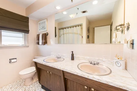 1469 Webster Lane Des Plaines IL 60018