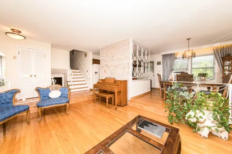 1469 Webster Lane Des Plaines IL 60018