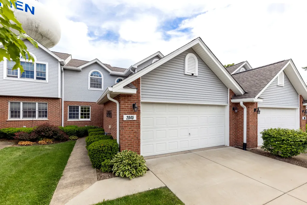 2845 Water Tower Lane Darien IL 60561