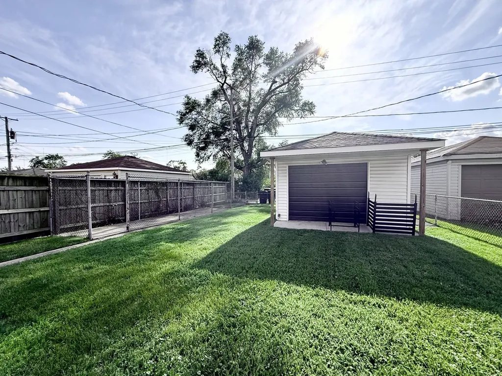 12520 South Yale Avenue Chicago IL 60628