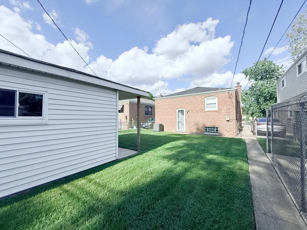 12520 South Yale Avenue Chicago IL 60628