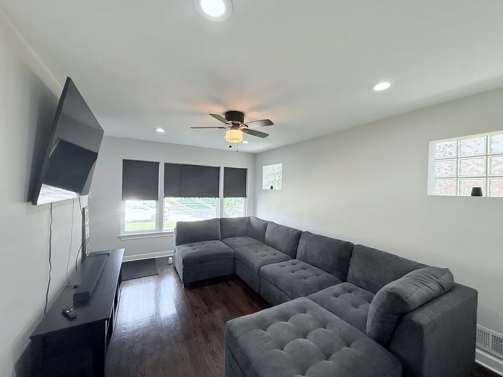 12520 South Yale Avenue Chicago IL 60628