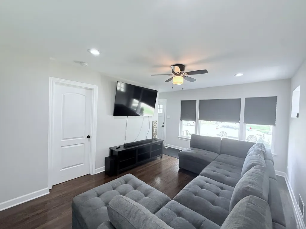 12520 South Yale Avenue Chicago IL 60628