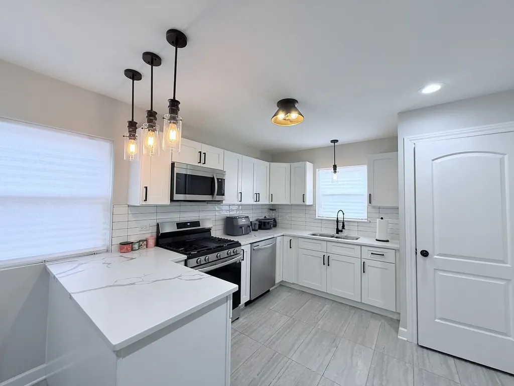 12520 South Yale Avenue Chicago IL 60628