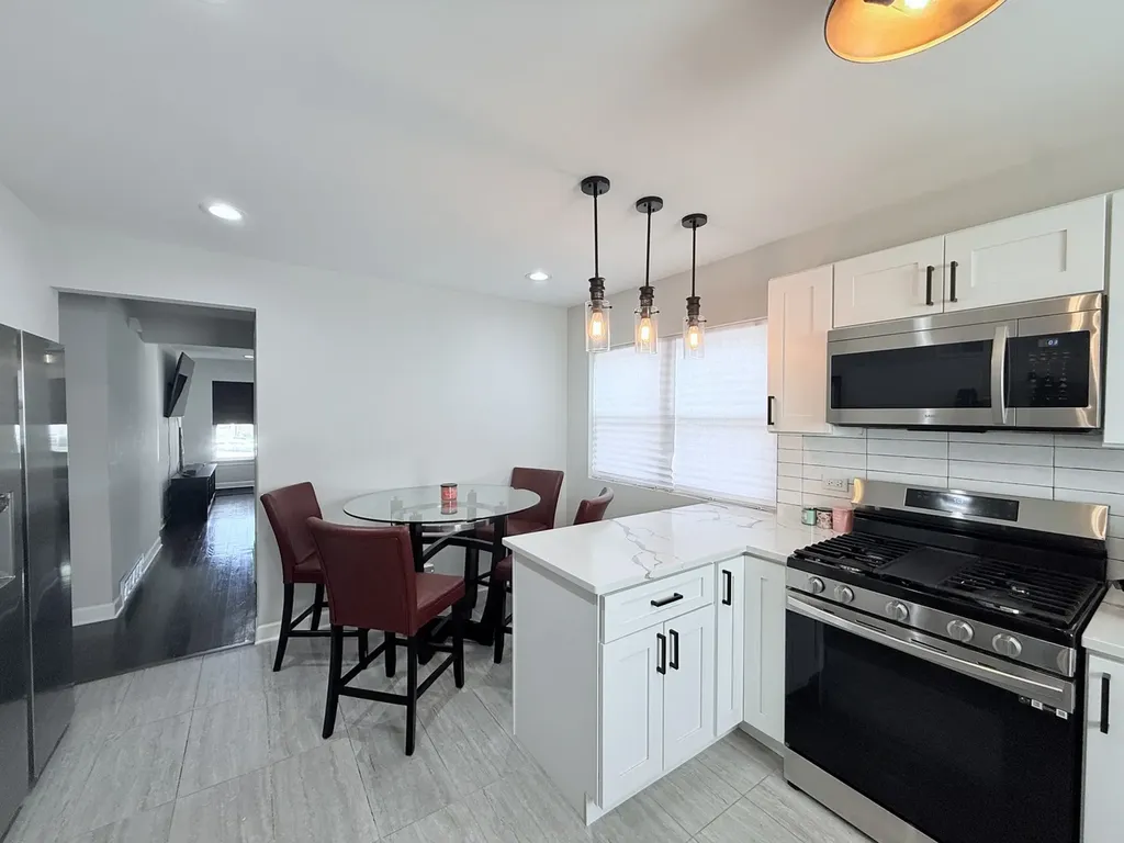 12520 South Yale Avenue Chicago IL 60628