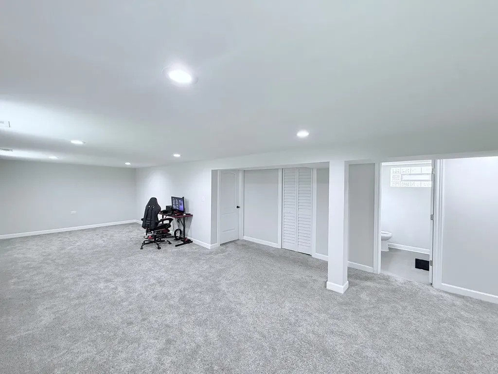 12520 South Yale Avenue Chicago IL 60628