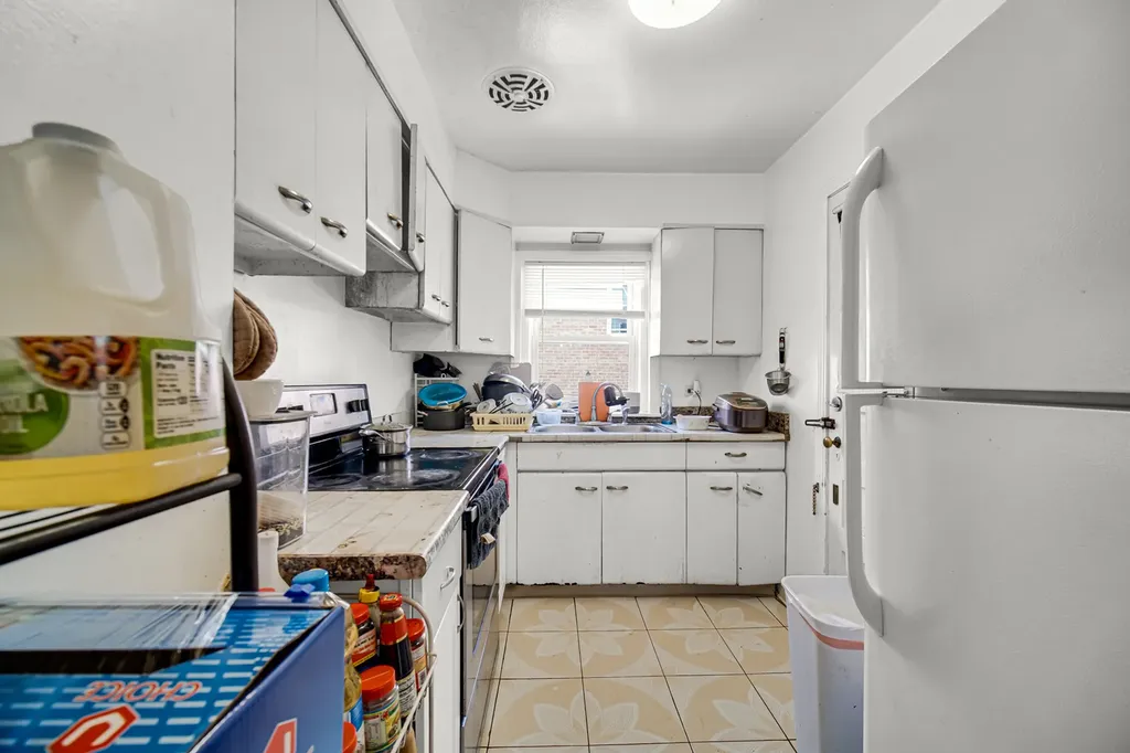 6044 North Mozart Street Chicago IL 60659