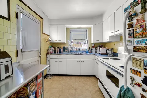 6044 North Mozart Street Chicago IL 60659