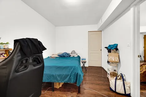 6044 North Mozart Street Chicago IL 60659