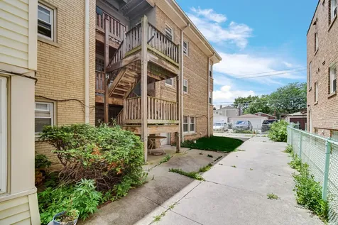 6044 North Mozart Street Chicago IL 60659