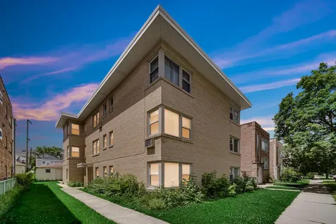 6044 North Mozart Street Chicago IL 60659