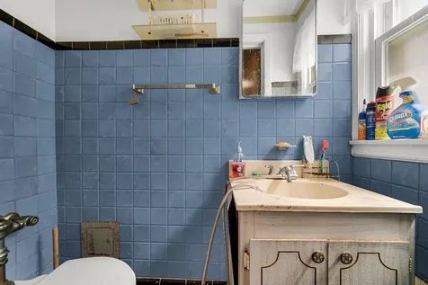 6044 North Mozart Street Chicago IL 60659