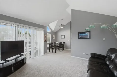 1123 Courtland Drive Buffalo Grove IL 60089
