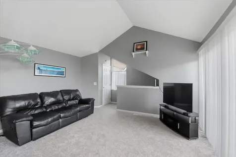 1123 Courtland Drive Buffalo Grove IL 60089