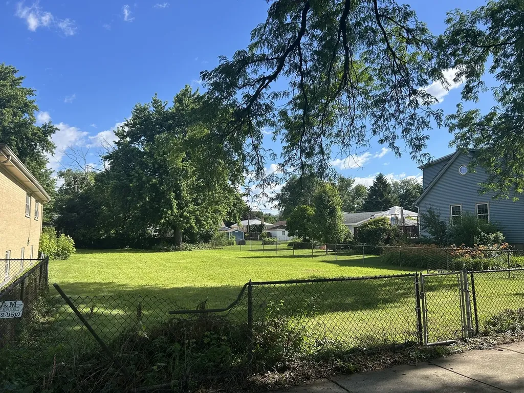8326 45TH Place Lyons IL 60534