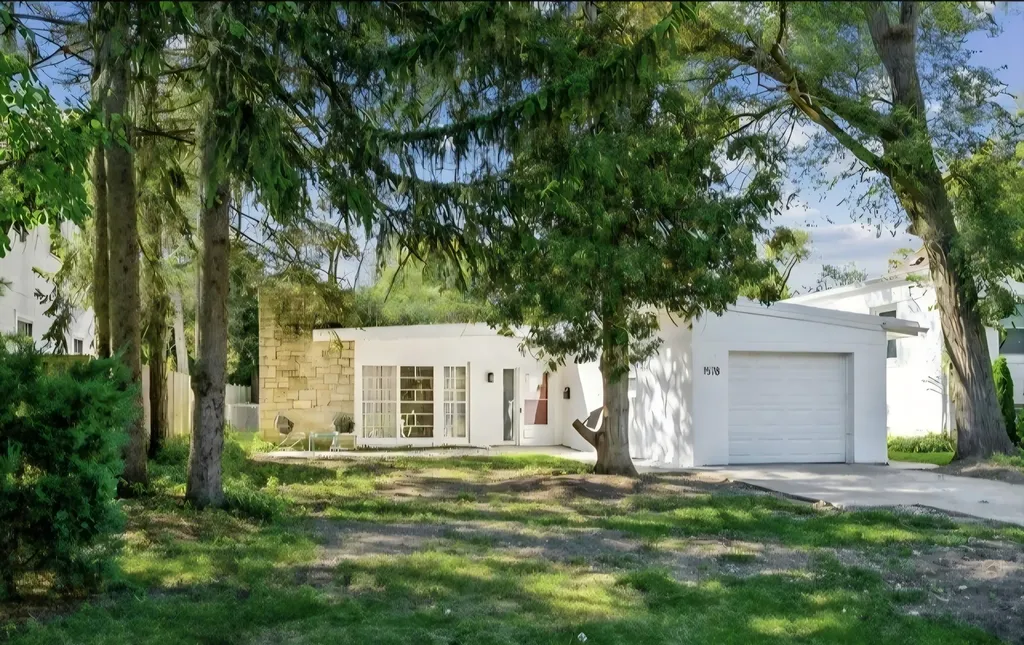 1578 Mccraren Road Highland Park IL 60035