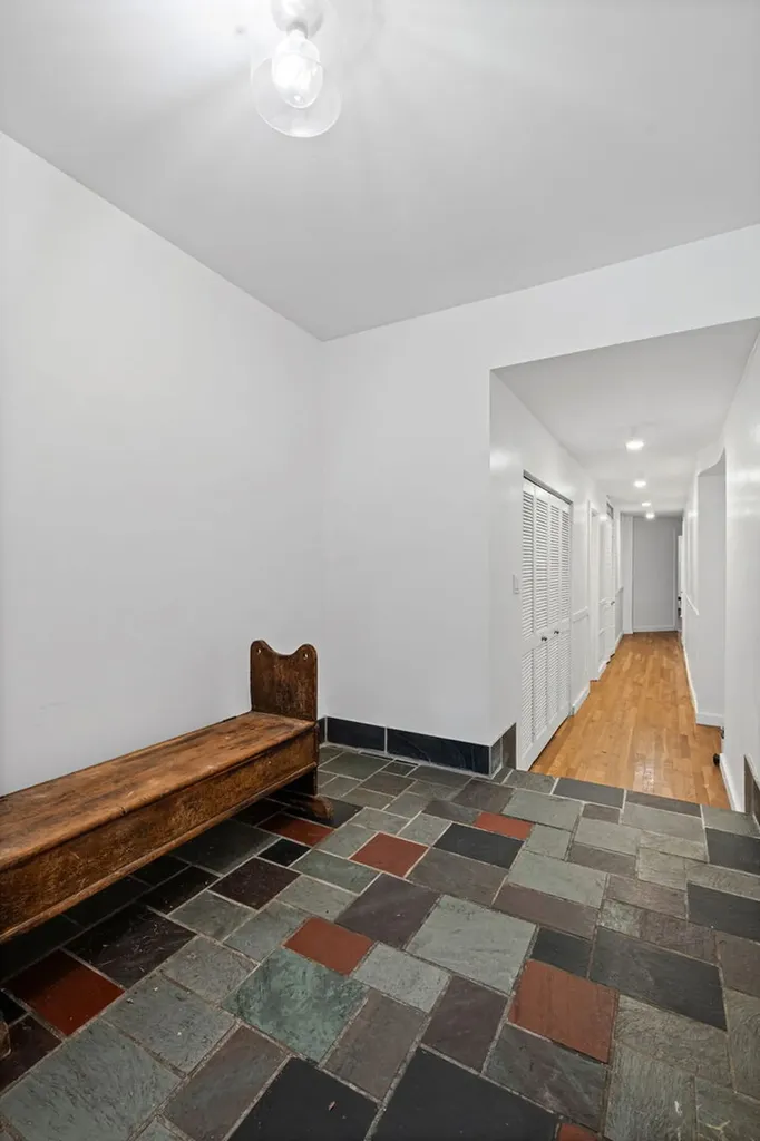 350 West Dickens Avenue Chicago IL 60614