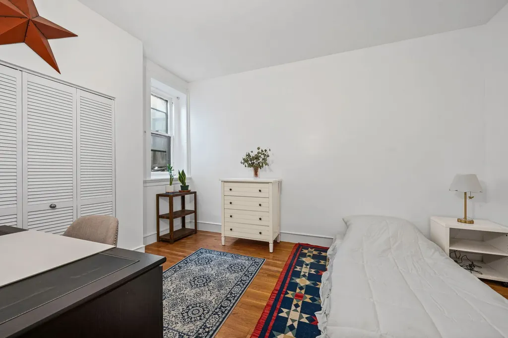 350 West Dickens Avenue Chicago IL 60614