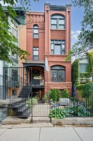 350 West Dickens Avenue Chicago IL 60614