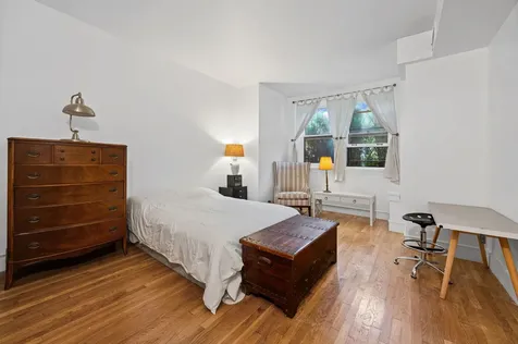 350 West Dickens Avenue Chicago IL 60614