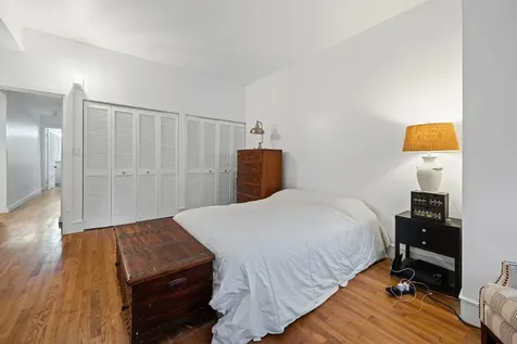 350 West Dickens Avenue Chicago IL 60614