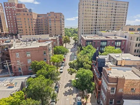 350 West Dickens Avenue Chicago IL 60614