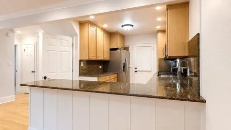 4635 West Peterson Avenue Chicago IL 60646