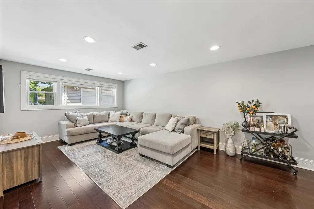 4432 Wilson Avenue Downers Grove IL 60515