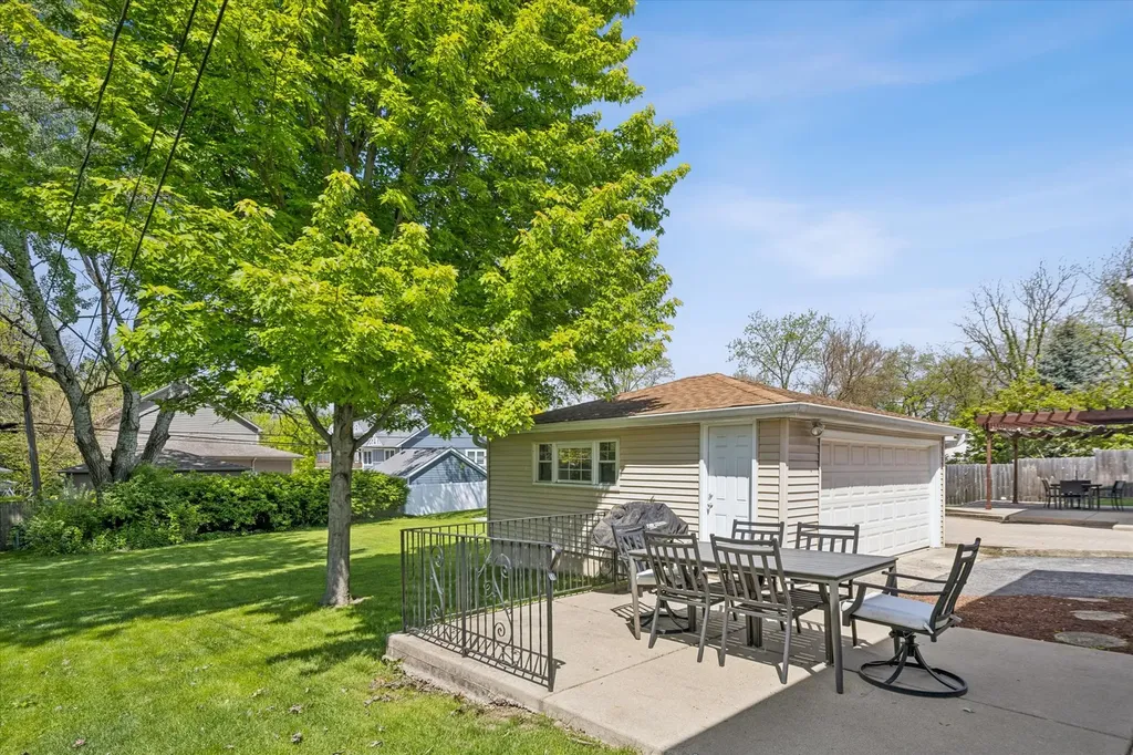 4432 Wilson Avenue Downers Grove IL 60515