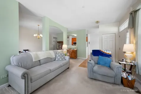 2735 Acorn Court West Dundee IL 60118