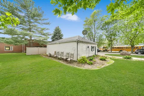 5172 East Center Street Bourbonnais IL 60914