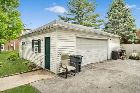 5172 East Center Street Bourbonnais IL 60914