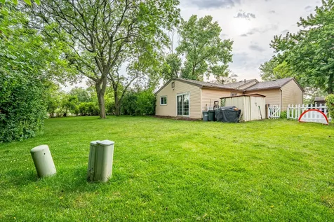 2S677 Wembly Drive Warrenville IL 60555
