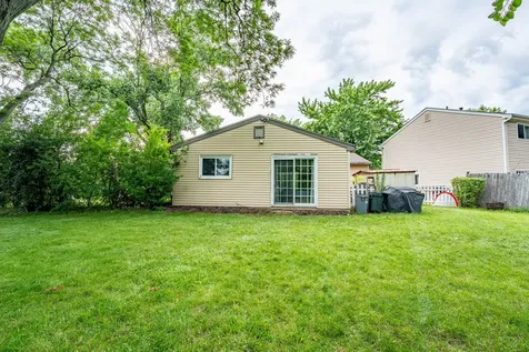 2S677 Wembly Drive Warrenville IL 60555