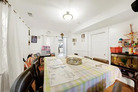 4208 South Artesian Avenue Chicago IL 60632