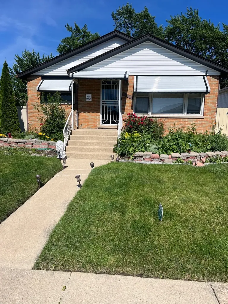 15943 Vine Avenue Harvey IL 60426