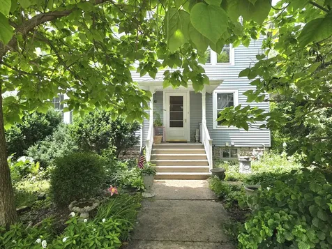 138 Hickory Street Frankfort IL 60423