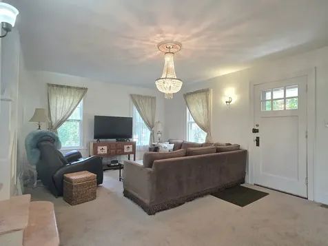 138 Hickory Street Frankfort IL 60423