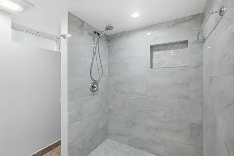 6936 West Oakton Court Niles IL 60714