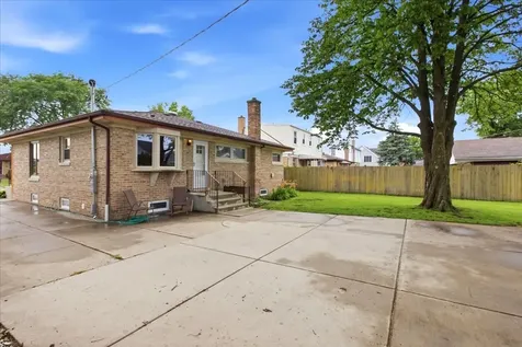 6936 West Oakton Court Niles IL 60714
