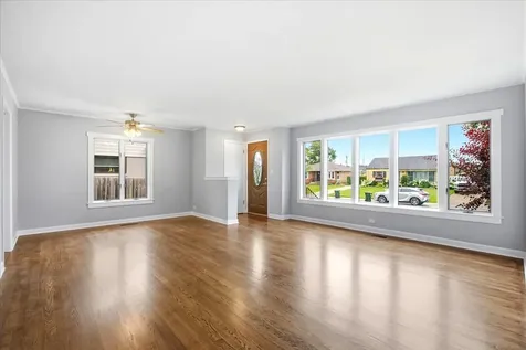 6936 West Oakton Court Niles IL 60714