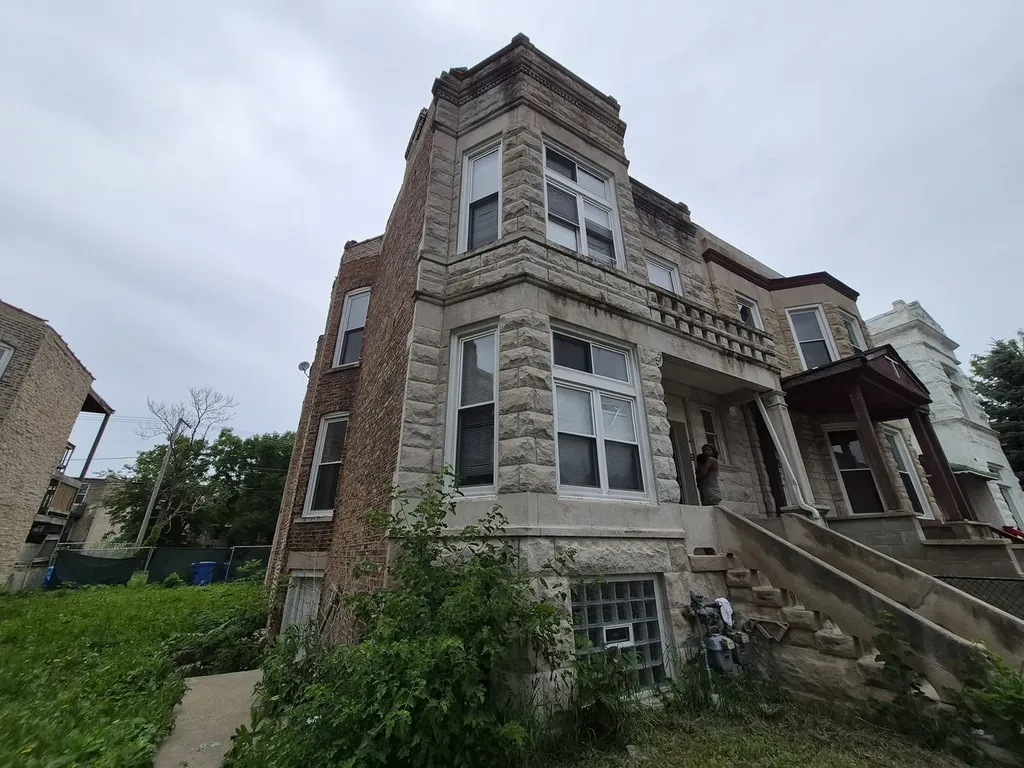 4126 West Adams Street Chicago IL 60624