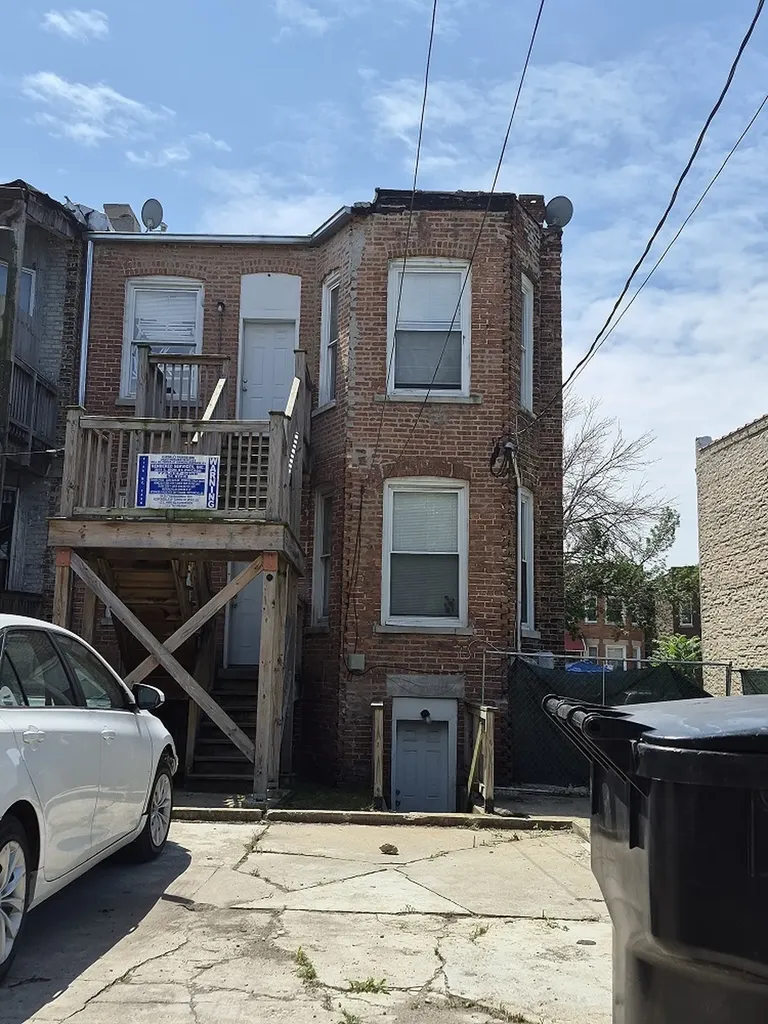 4126 West Adams Street Chicago IL 60624