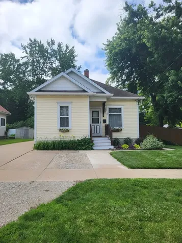107 East 1st Street Streator IL 61364