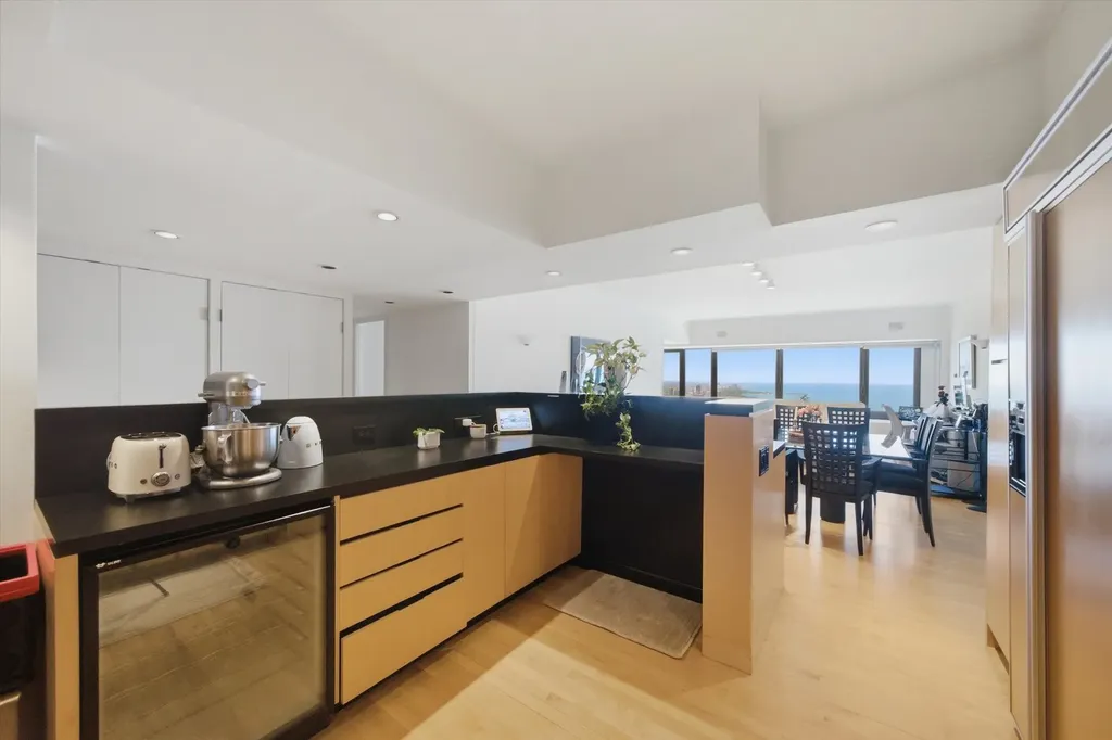175 East Delaware Place Chicago IL 60611