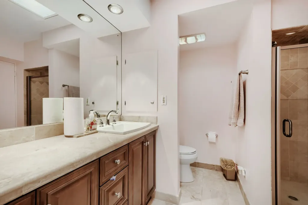 9101 South Hoyne Avenue Chicago IL 60643